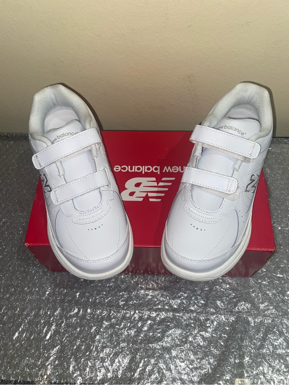 New Balance 577 Walking Sneakers, Velcro Closure, Size 6, Color: White